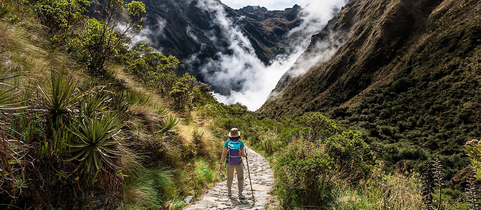 Hiking down after the dead woman pass