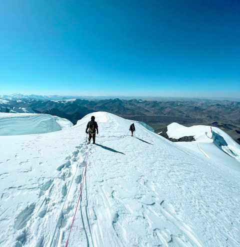 A the way to reach the summit of Ausangate