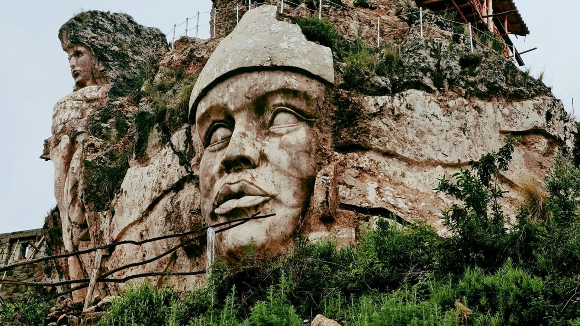  Stone Incas Carved - Morada de los Dioses